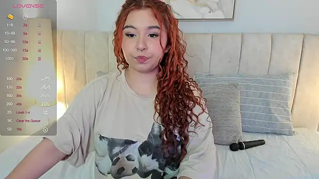 Atenea cuteee online show from October 3, 2025, 7:11 pm