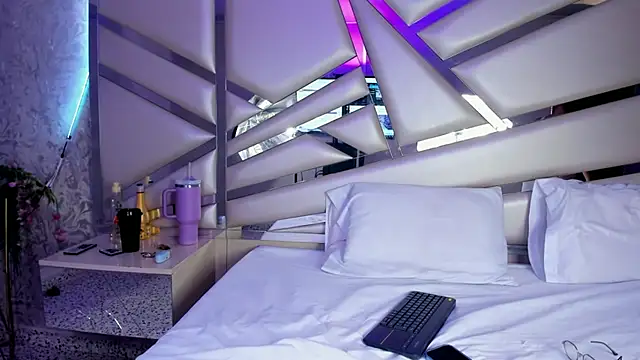 Snapshot of Miia002 chatting on March 20, 2025, 8:40 pm Miia002 online show from March 20, 2025, 8:40 pm