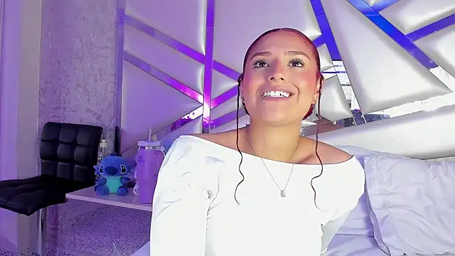 Snapshot of Miia002 chatting on September 19, 2025, 3:41 am Miia002 online show from September 19, 2025, 3:41 am