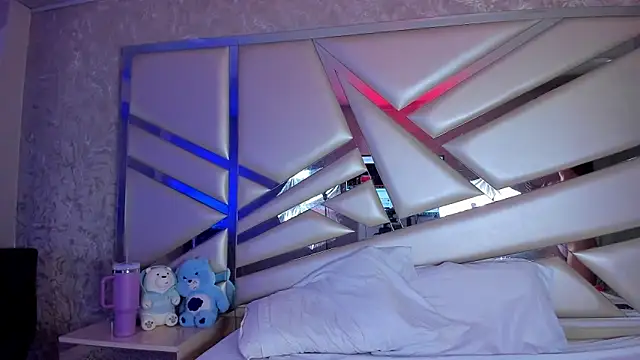 Snapshot of Miia002 chatting on November 5, 2025, 3:17 am Miia002 online show from November 5, 2025, 3:17 am