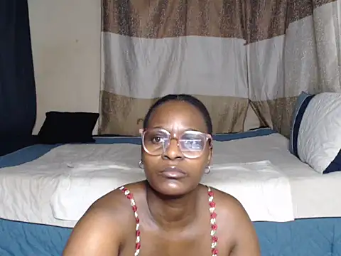 Snapshot of AdelaideT chatting on July 30, 2026, 11:37 pm AdelaideT online show from July 30, 2026, 11:37 pm