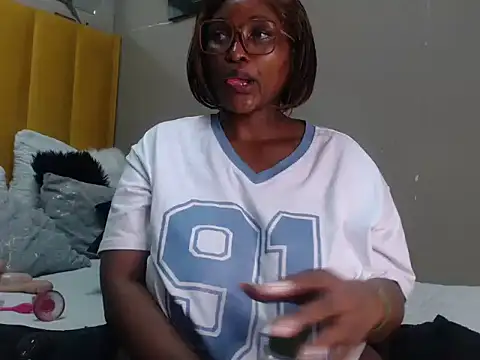 Bustygoddess32 online show from March 11, 2025, 3:48 am