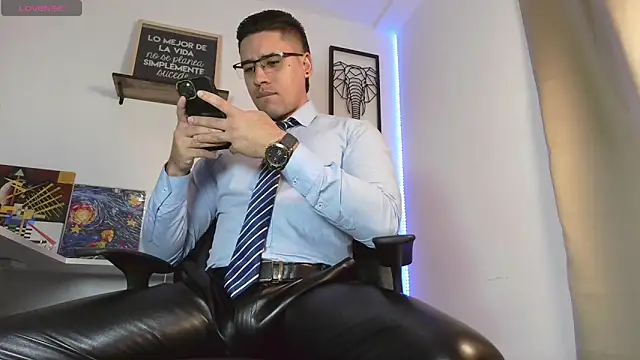 Snapshot of Thonydupont chatting on October 18, 2025, 11:27 pm Thonydupont online show from October 18, 2025, 11:27 pm