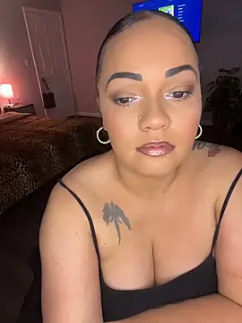Snapshot of DestineeJayde chatting on May 5, 2026, 4:42 am DestineeJayde online show from May 5, 2026, 4:42 am