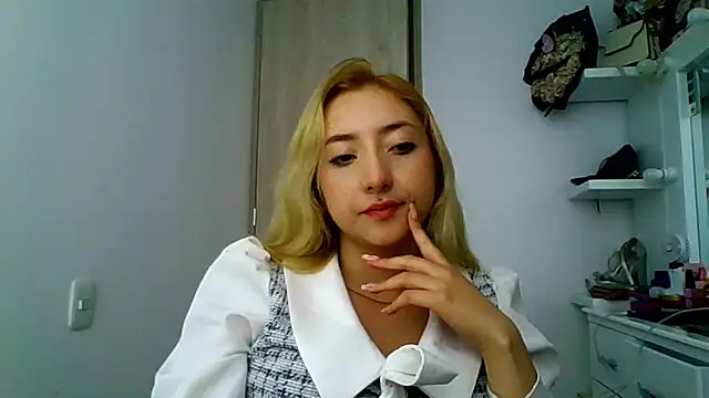 Snapshot of Barbie_girl_69 chatting on December 3, 2025, 8:51 pm Barbie girl 69 online show from December 3, 2025, 8:51 pm