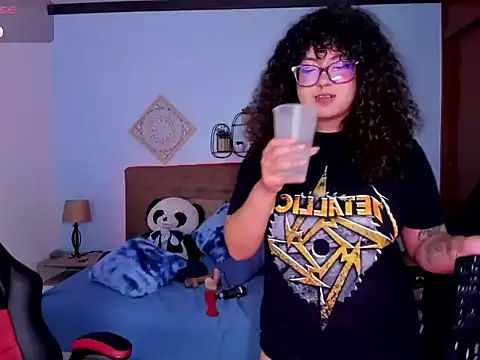 julieth love  online show from October 10, 2025, 11:26 pm