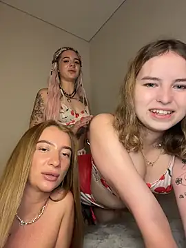 RollingGirls online show from August 1, 2026, 1:10 pm