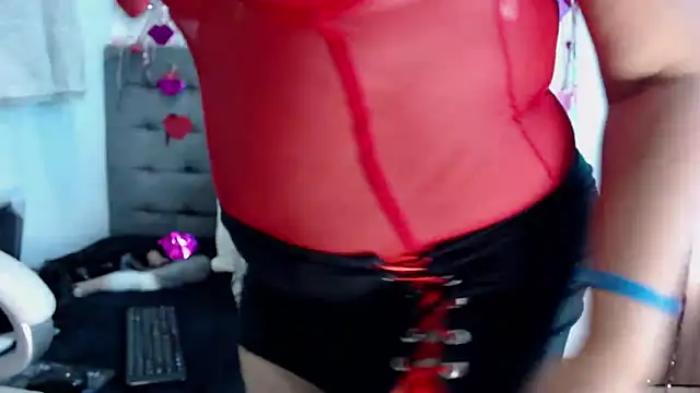 ChristinMooree online show from May 28, 2026, 3:09 pm