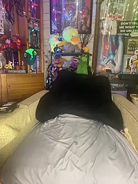 TrenaAnne online show from October 9, 2025, 4:10 am