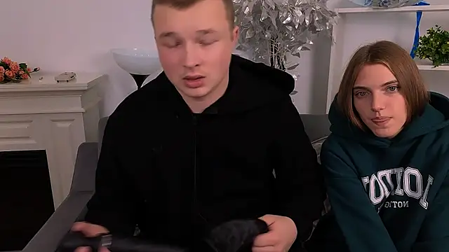 Snapshot of _Olli__Stiw_ chatting on October 13, 2025, 8:14 am Olli Stiw online show from October 13, 2025, 8:14 am