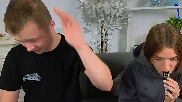 Snapshot of _Olli__Stiw_ chatting on October 22, 2025, 8:14 am Olli Stiw online show from October 22, 2025, 8:14 am