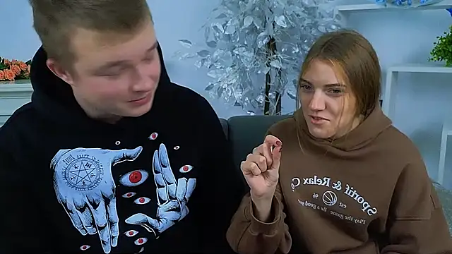 Snapshot of _Olli__Stiw_ chatting on November 9, 2025, 8:45 am Olli Stiw online show from November 9, 2025, 8:45 am