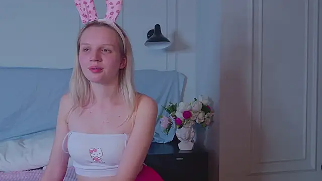 Snapshot of Beatrica_Klein chatting on December 10, 2024, 5:55 pm Beatrica Klein online show from December 10, 2024, 5:55 pm