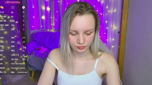 Snapshot of Beatrica_Klein chatting on January 1, 2025, 7:53 pm Beatrica Klein online show from January 1, 2025, 7:53 pm