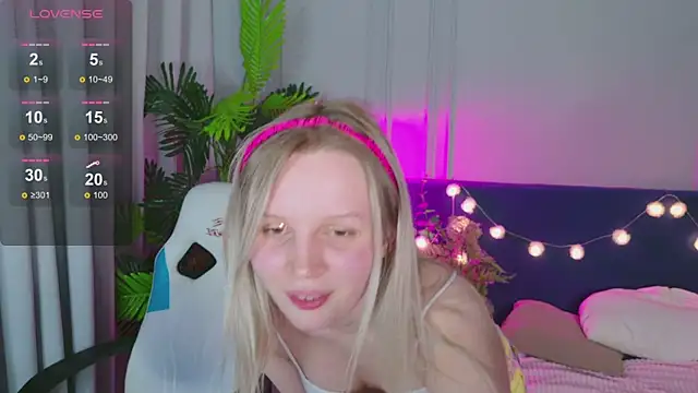 Snapshot of Beatrica_Klein chatting on January 12, 2025, 5:33 pm Beatrica Klein online show from January 12, 2025, 5:33 pm