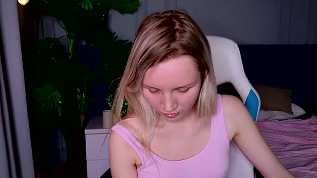 Snapshot of Beatrica_Klein chatting on January 14, 2025, 5:23 pm Beatrica Klein online show from January 14, 2025, 5:23 pm