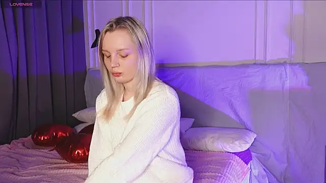 Snapshot of Beatrica_Klein chatting on February 12, 2025, 5:05 pm Beatrica Klein online show from February 12, 2025, 5:05 pm