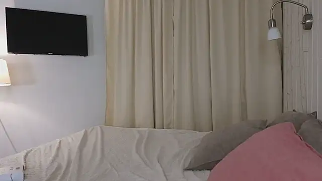 Snapshot of Beatrica_Klein chatting on October 10, 2025, 3:44 pm Beatrica Klein online show from October 10, 2025, 3:44 pm