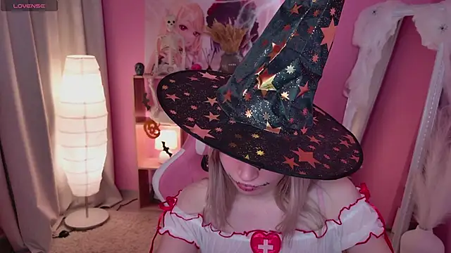 Snapshot of Beatrica_Klein chatting on October 28, 2025, 3:58 pm Beatrica Klein online show from October 28, 2025, 3:58 pm