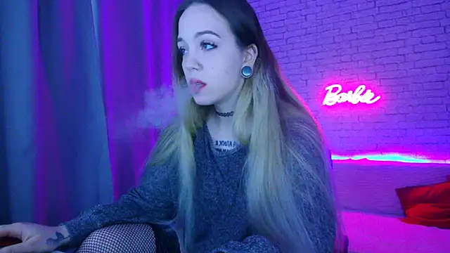 -Stacyy- online show from December 5, 2025, 5:05 am