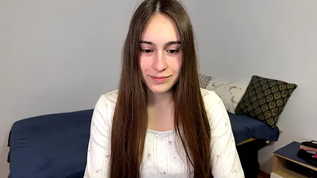 AliceKolltt online show from April 6, 2026, 12:30 am