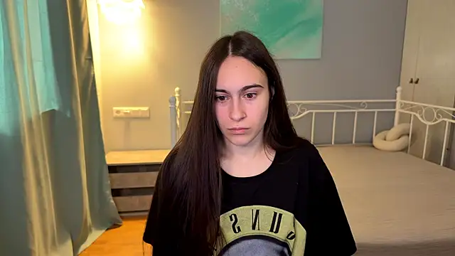 AliceKolltt online show from June 26, 2026, 1:26 pm