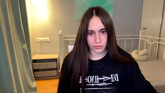 AliceKolltt online show from July 6, 2026, 9:06 pm