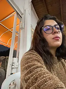 Snapshot of EmaSaenz chatting on January 29, 2025, 11:35 pm EmaSaenz online show from January 29, 2025, 11:35 pm