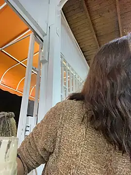 Snapshot of EmaSaenz chatting on January 30, 2025, 8:21 pm EmaSaenz online show from January 30, 2025, 8:21 pm