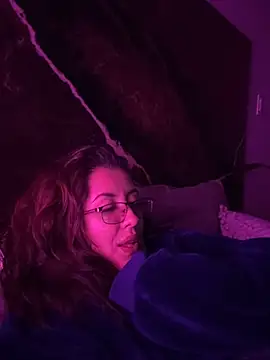 Snapshot of EmaSaenz chatting on February 18, 2025, 3:10 am EmaSaenz online show from February 18, 2025, 3:10 am