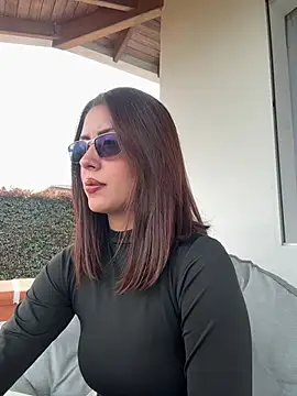 Snapshot of EmaSaenz chatting on March 2, 2025, 8:29 pm EmaSaenz online show from March 2, 2025, 8:29 pm