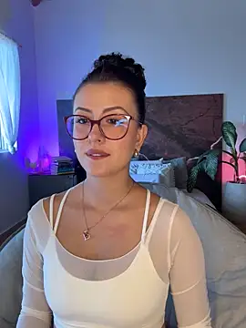 Snapshot of EmaSaenz chatting on September 11, 2025, 8:20 pm EmaSaenz online show from September 11, 2025, 8:20 pm