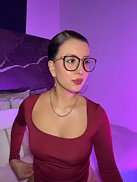 Snapshot of EmaSaenz chatting on October 11, 2025, 9:13 pm EmaSaenz online show from October 11, 2025, 9:13 pm