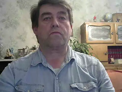 Snapshot of sympatrique chatting on December 12, 2024, 5:04 pm sympatrique online show from December 12, 2024, 5:04 pm