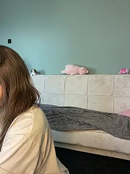 Snapshot of HumbleJess chatting on April 17, 2026, 9:23 am HumbleJess online show from April 17, 2026, 9:23 am