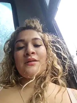 Sara smiiith211 online show from December 20, 2025, 5:09 pm