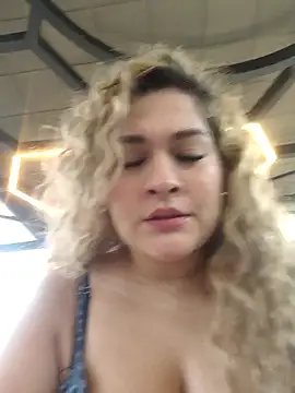 Sara smiiith211 online show from January 16, 2026, 11:42 pm