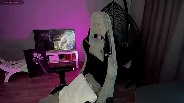 lily williamss online show from March 14, 2025, 1:05 am