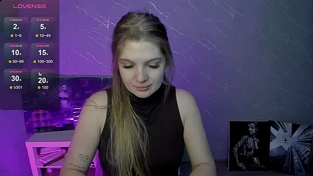 Snapshot of lily_williamss chatting on June 19, 2026, 12:04 am lily williamss online show from June 19, 2026, 12:04 am