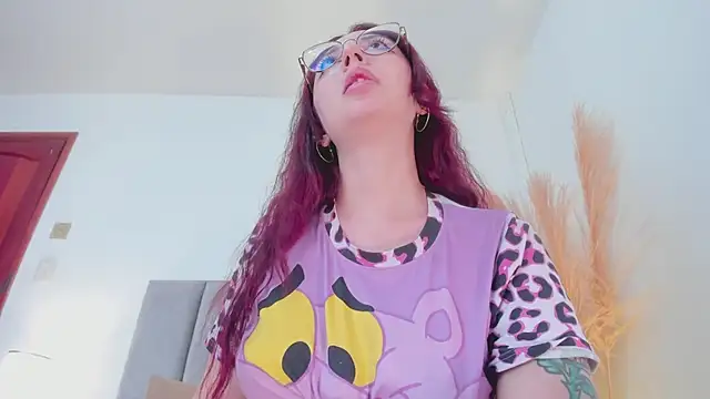 Snapshot of Emilywatsonn chatting on January 17, 2025, 2:39 pm Emilywatsonn online show from January 17, 2025, 2:39 pm