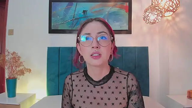 Snapshot of Emilywatsonn chatting on September 26, 2025, 12:25 am Emilywatsonn online show from September 26, 2025, 12:25 am