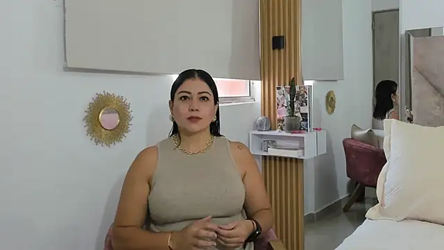 EmilyPeytonn online show from February 11, 2026, 12:32 pm