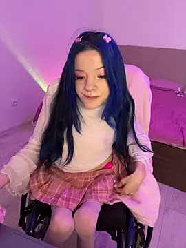 Snapshot of MiniSophiaa chatting on May 13, 2026, 8:23 am MiniSophiaa online show from May 13, 2026, 8:23 am