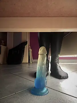 Bennyben8604 online show from January 5, 2025, 4:04 am