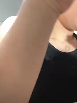 Snapshot of Amelia_Rouse chatting on September 11, 2025, 9:04 pm Amelia Rouse online show from September 11, 2025, 9:04 pm