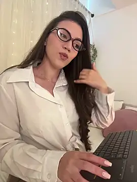 Amelia Rouse online show from June 20, 2026, 5:05 pm