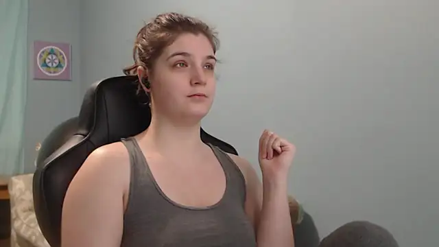 TreeJeanne online show from March 11, 2025, 5:02 pm