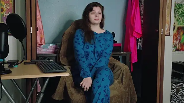 TreeJeanne online show from September 19, 2025, 9:48 pm