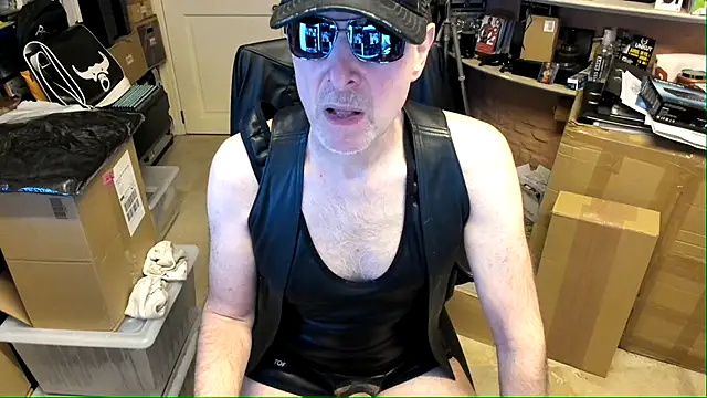 Snapshot of lenny52_sex chatting on January 13, 2025, 4:50 am lenny52 sex online show from January 13, 2025, 4:50 am