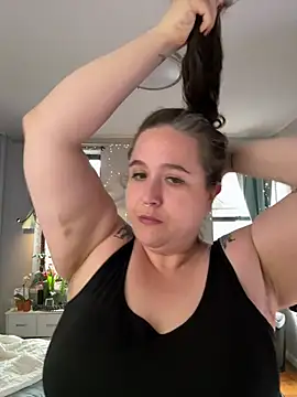 sylviahhh online show from April 1, 2026, 9:34 pm